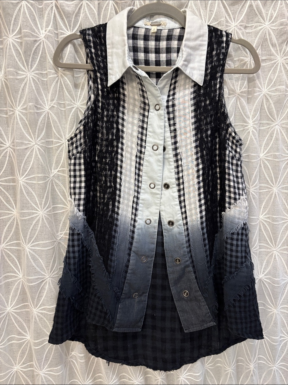 gimmicks by BKE Black and White Ombre Gingham Sleeveless Button-Down